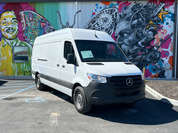 Beneficial Deal to Avoid Downtime: How to Sell a Used Commercial Vehicle